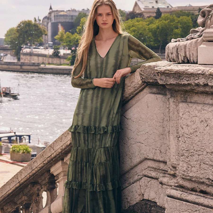 green emerald velvet dress SEGOVIA ALOE GREEN DRESS – LuloColombianDesign